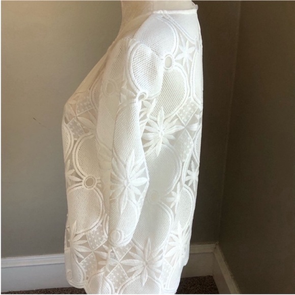 Main Strip Off White Sheer Knit Pattern Blouse - Picture 6 of 10